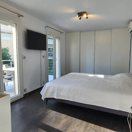 Paradise House 70m2, By Welcome To